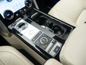 Land Rover Range Rover Vogue P400e