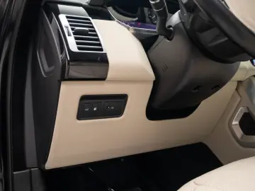 Land Rover Range Rover Vogue P400e