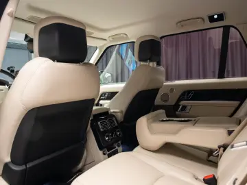 Land Rover Range Rover Vogue P400e