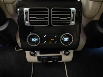 Land Rover Range Rover Vogue P400e