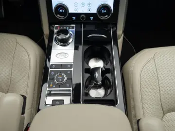 Land Rover Range Rover Vogue P400e