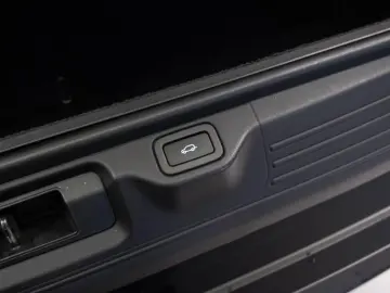 Land Rover Range Rover Vogue P400e