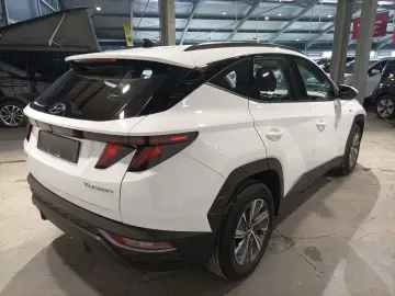 HYUNDAI Tucson 1.6 MHD