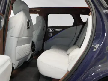 BMW XM 50e Sepia metallic Towbar 23 Alloy Highway Assist