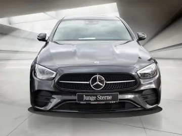 MERCEDES-BENZ E 300 de 4M AMG  Pano AHK 360  Distr. &hellip;