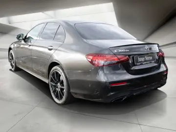 MERCEDES-BENZ E 300 de 4M AMG  Pano AHK 360  Distr. &hellip;