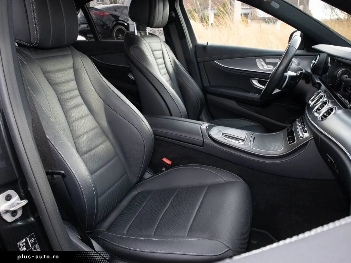 MERCEDES-BENZ E 300 de 4M AMG  Pano AHK 360  Distr. &hellip;