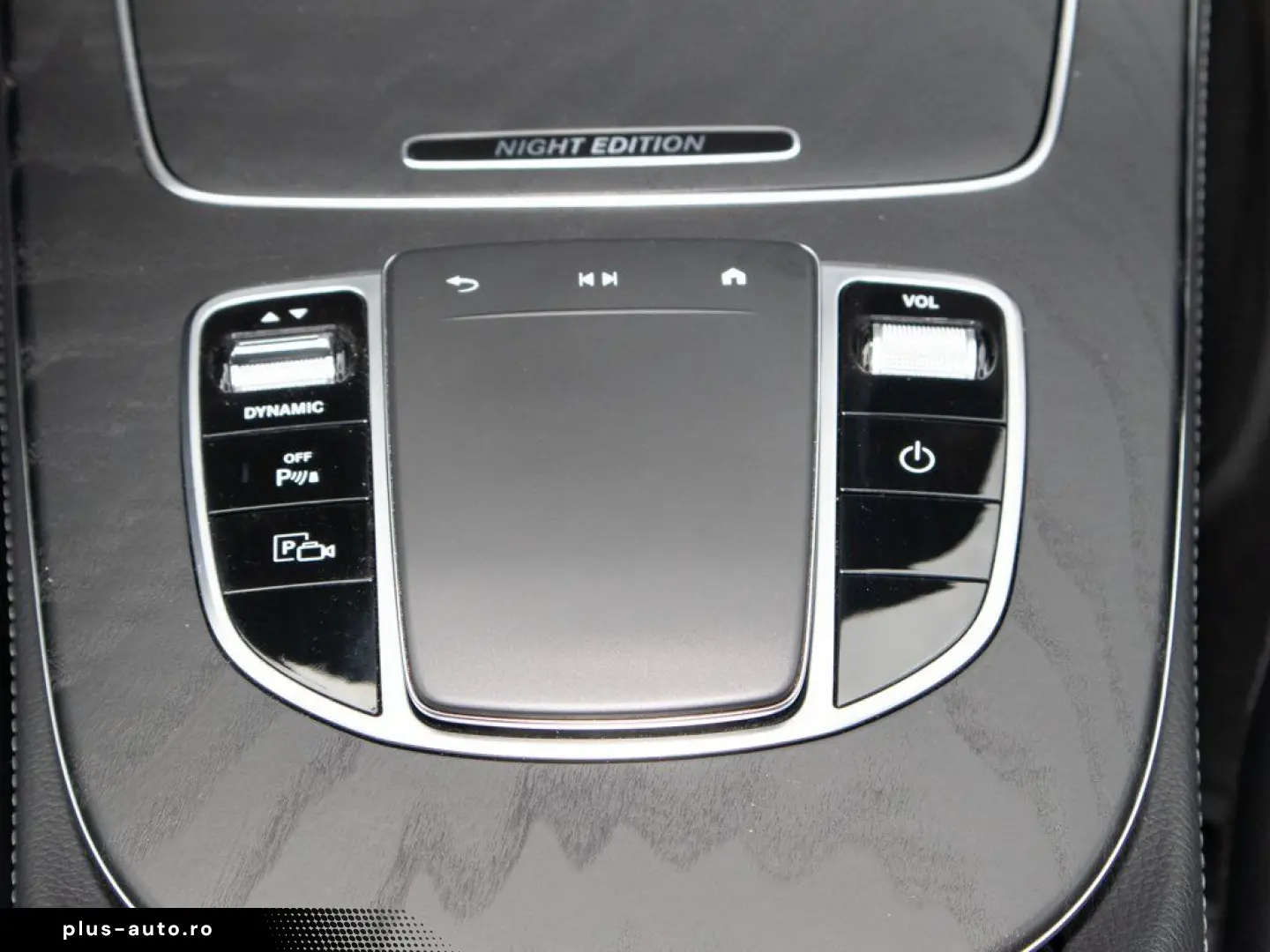 MERCEDES-BENZ E 300 de 4M AMG  Pano AHK 360  Distr. &hellip;