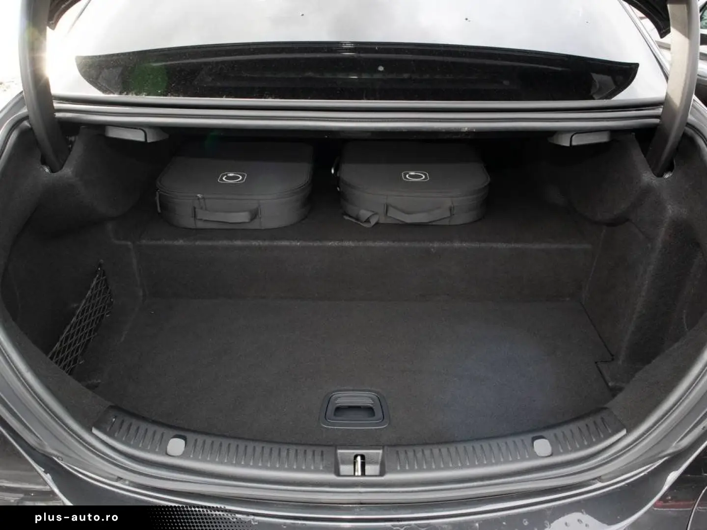 MERCEDES-BENZ E 300 de 4M AMG  Pano AHK 360  Distr. &hellip;