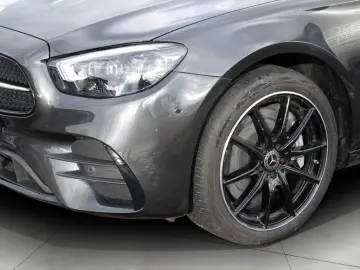 MERCEDES-BENZ E 300 de 4M AMG  Pano AHK 360  Distr. &hellip;