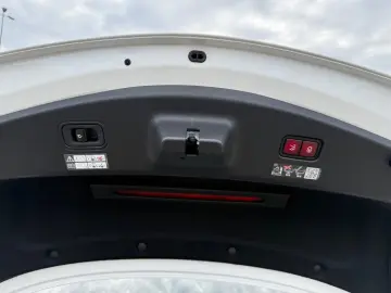 MERCEDES-BENZ CLE 300 e AMG Prem DISTR AHK Night 360 Burm3D