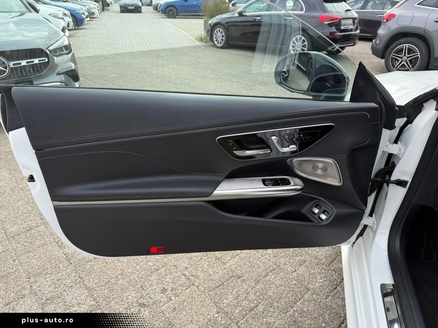 MERCEDES-BENZ CLE 300 e AMG Prem DISTR AHK Night 360 Burm3D