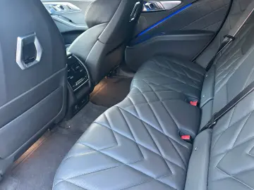 BMW XM MASSAGE AHK DRIVING PROF.