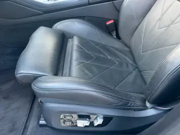 BMW XM MASSAGE AHK DRIVING PROF.