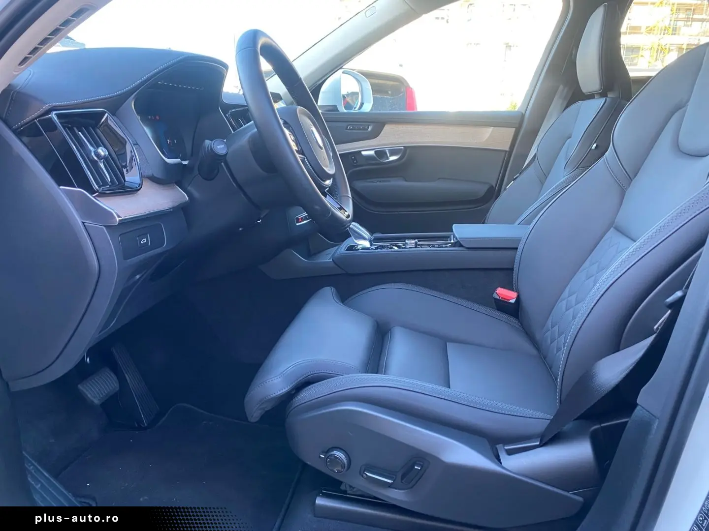 VOLVO XC90 Plus Bright B5 AWD 7-Sitzer El. Panodach Na