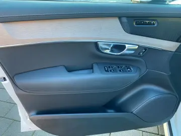 VOLVO XC90 Plus Bright B5 AWD 7-Sitzer El. Panodach Na