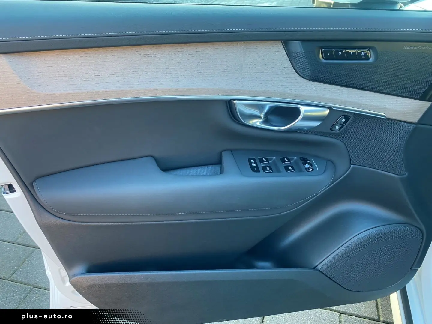 VOLVO XC90 Plus Bright B5 AWD 7-Sitzer El. Panodach Na