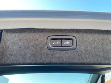 VOLVO XC90 Plus Bright B5 AWD 7-Sitzer El. Panodach Na