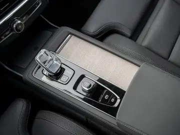 VOLVO XC90 B5 AWD Plus Bright