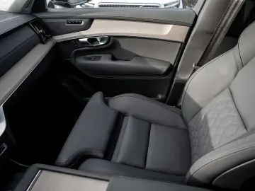 VOLVO XC90 B5 AWD Plus Bright