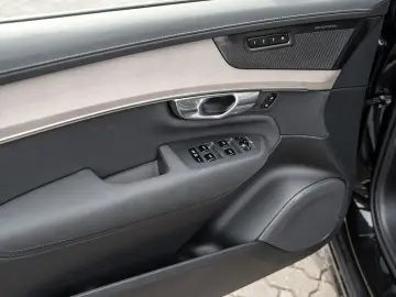 VOLVO XC90 B5 AWD Plus Bright