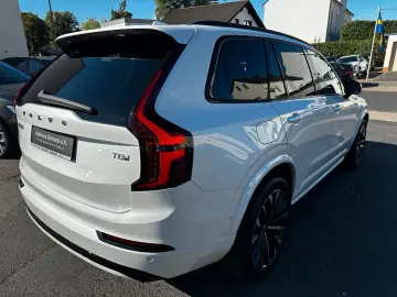 VOLVO XC90 T8 PlusDark FaceLift7-Sitzer Pano360 Luftfa
