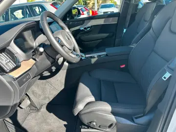 VOLVO XC90 T8 PlusDark FaceLift7-Sitzer Pano360 Luftfa