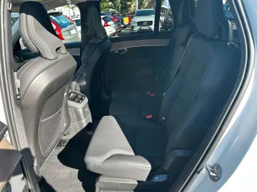 VOLVO XC90 T8 PlusDark FaceLift7-Sitzer Pano360 Luftfa