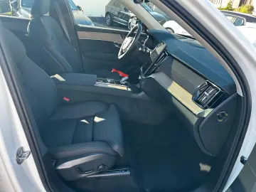 VOLVO XC90 T8 PlusDark FaceLift7-Sitzer Pano360 Luftfa