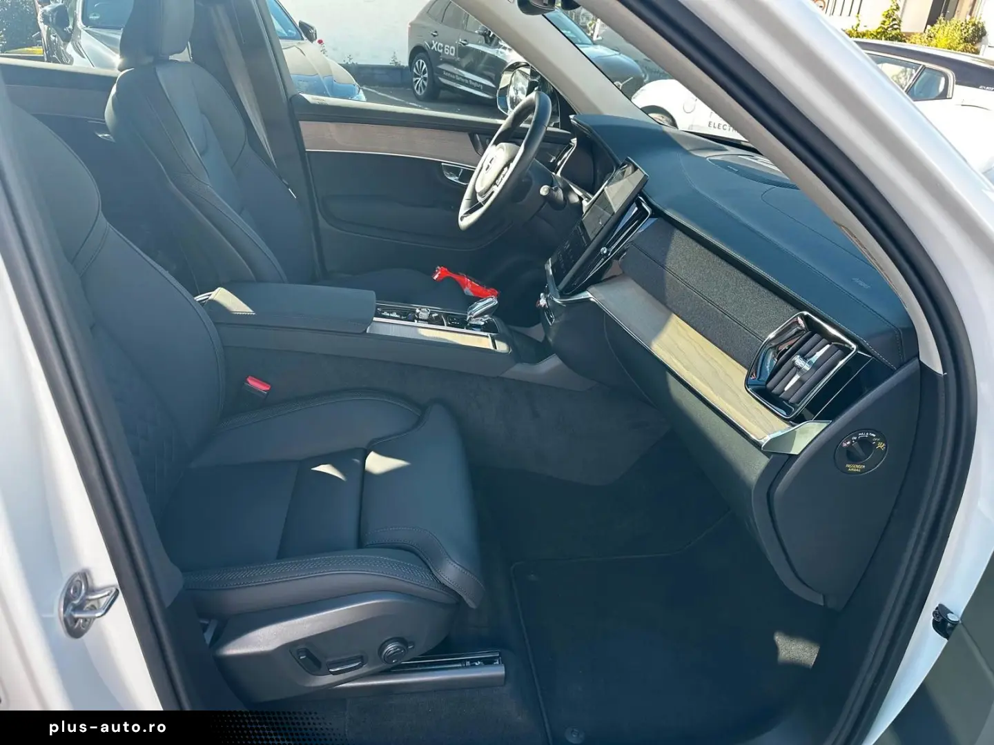 VOLVO XC90 T8 PlusDark FaceLift7-Sitzer Pano360 Luftfa