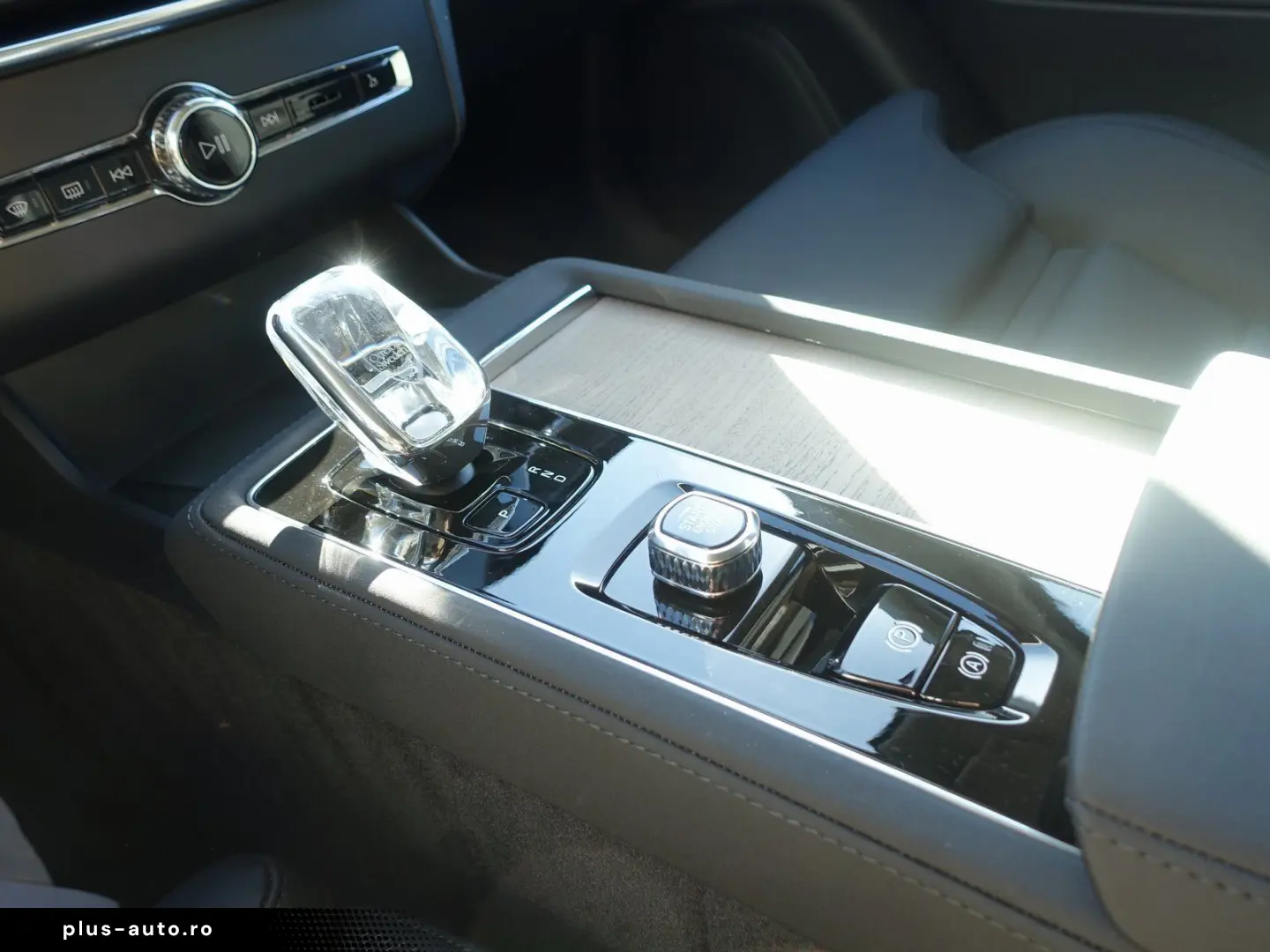 VOLVO XC90 Plus Dark T8 AWD Plug-in hybrid 360  H&K