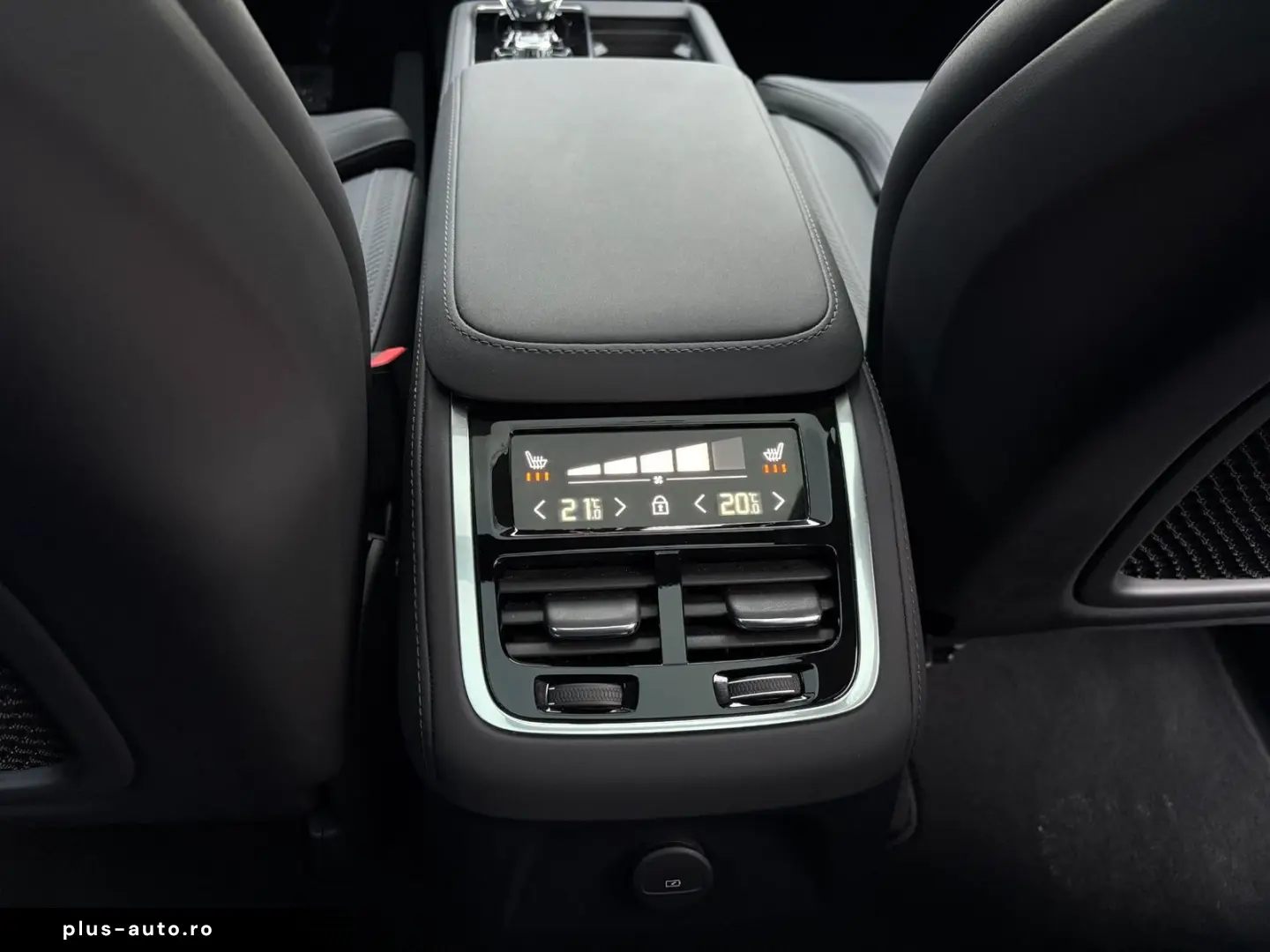 VOLVO XC90 T8 Plus Bright Facelift Head-Up PANO 360 VA