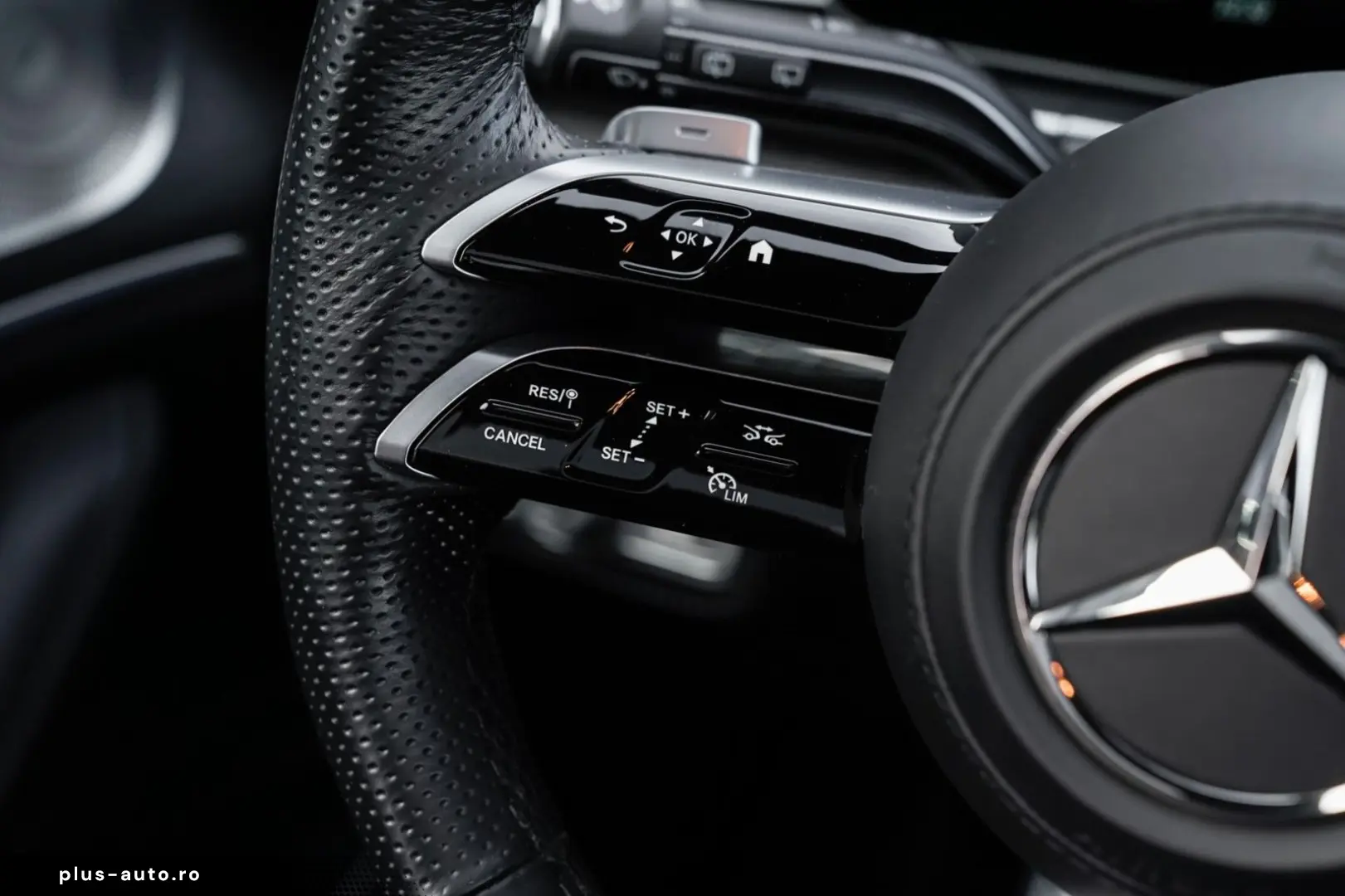 MERCEDES-BENZ GLE 450d AMG Pano-AIR-Distronic-StandHZG-360