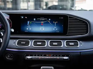 MERCEDES-BENZ GLE 450d AMG Pano-AIR-Distronic-StandHZG-360