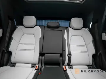 Porsche Cayenne S E-Hyb SportDesign Burmester Inno P-Dis