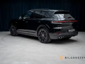 Porsche Cayenne S E-Hyb SportDesign Burmester Inno P-Dis