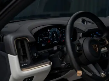 Porsche Cayenne S E-Hyb SportDesign Burmester Inno P-Dis