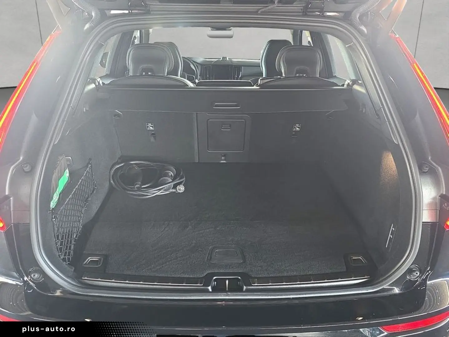 VOLVO XC60 T8 AWD Plug-in Hybrid Ultra Black Edition