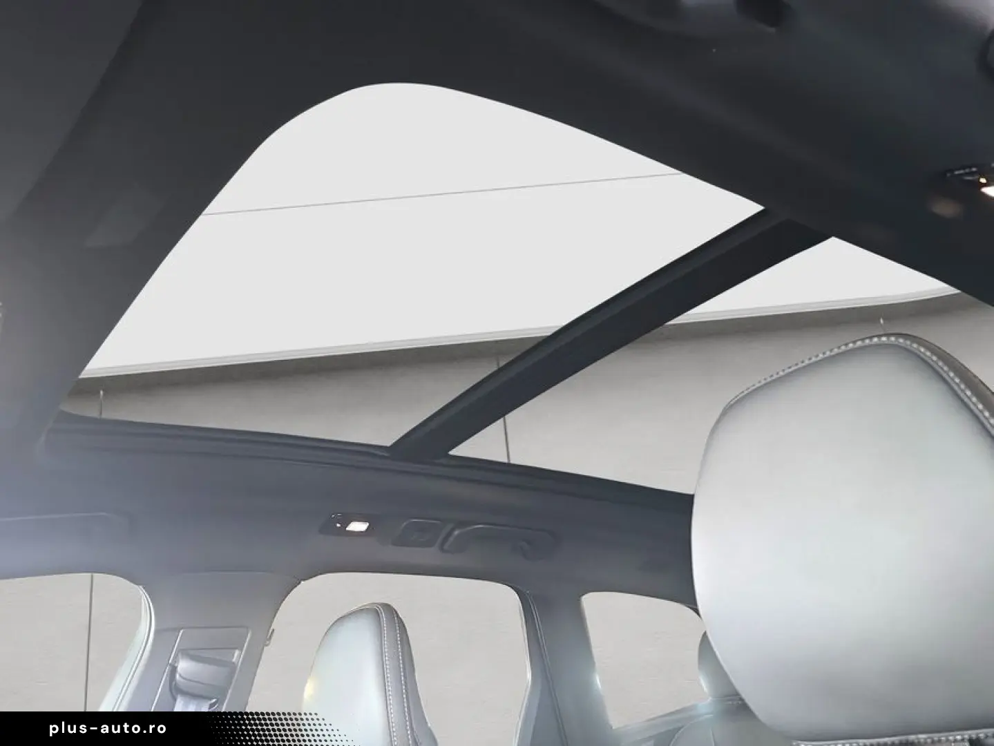 VOLVO XC60 T8 AWD Plug-in Hybrid Ultra Black Edition