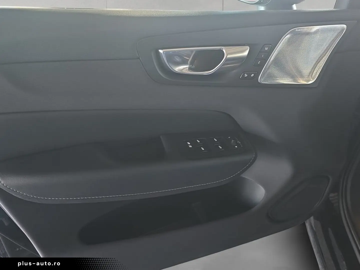 VOLVO XC60 T8 AWD Plug-in Hybrid Ultra Black Edition