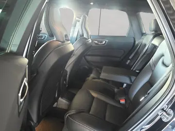 VOLVO XC60 T8 AWD Plug-in Hybrid Ultra Black Edition