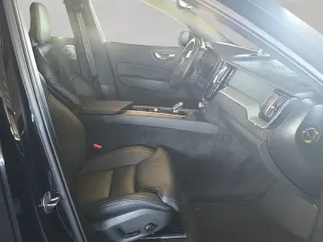 VOLVO XC60 T8 AWD Plug-in Hybrid Ultra Black Edition