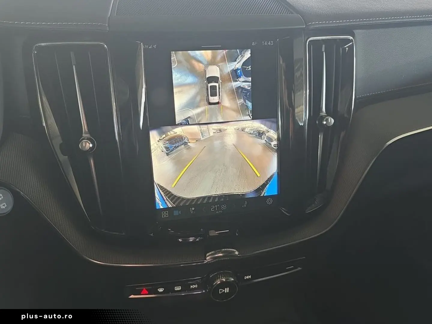 VOLVO XC60 T8 AWD Plug-in Hybrid Ultra Black Edition