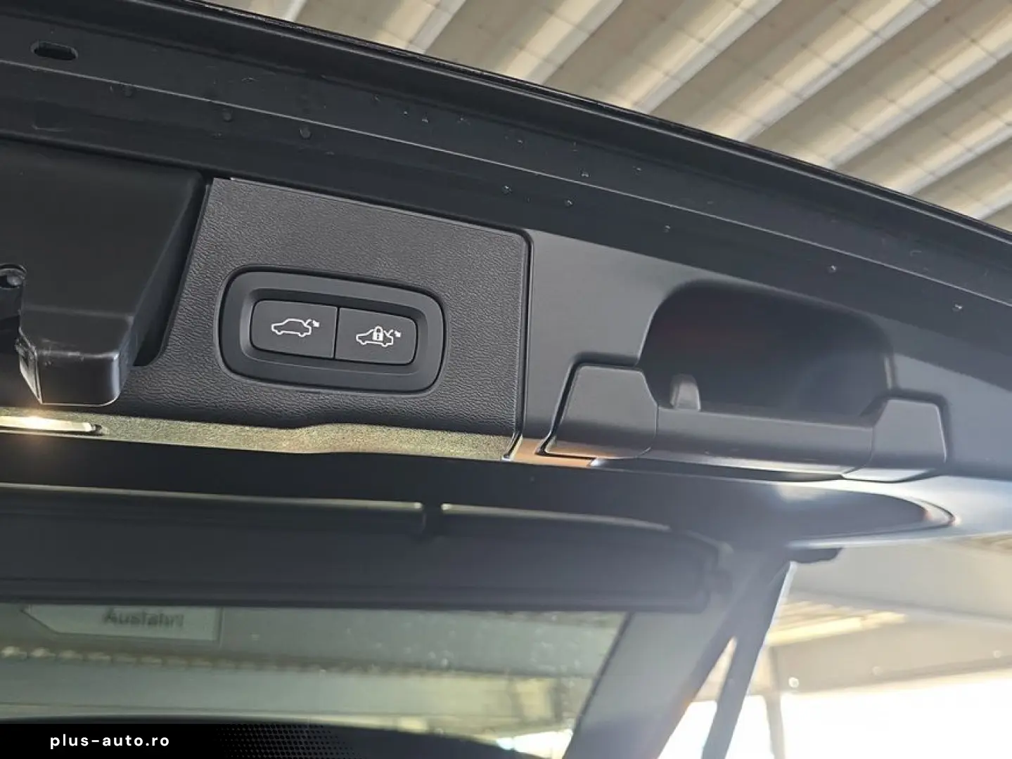 VOLVO XC60 T8 AWD Plug-in Hybrid Ultra Black Edition