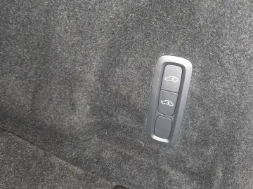 VOLVO XC60 T8 AWD Plug-in Hybrid Ultra Black Edition