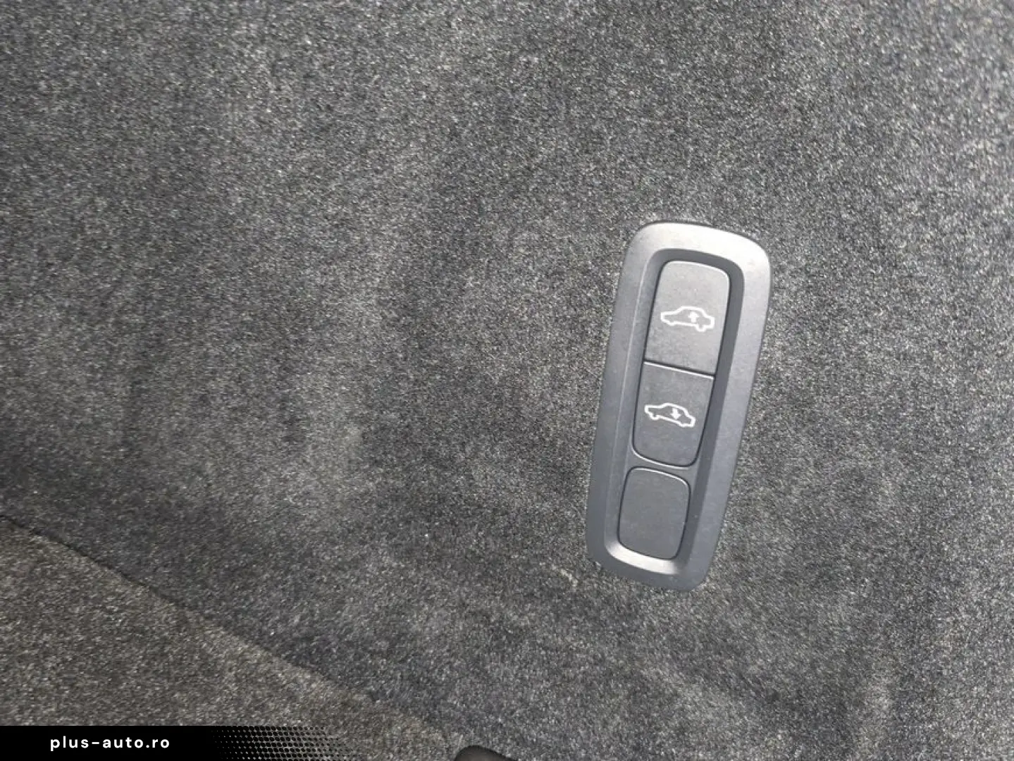 VOLVO XC60 T8 AWD Plug-in Hybrid Ultra Black Edition