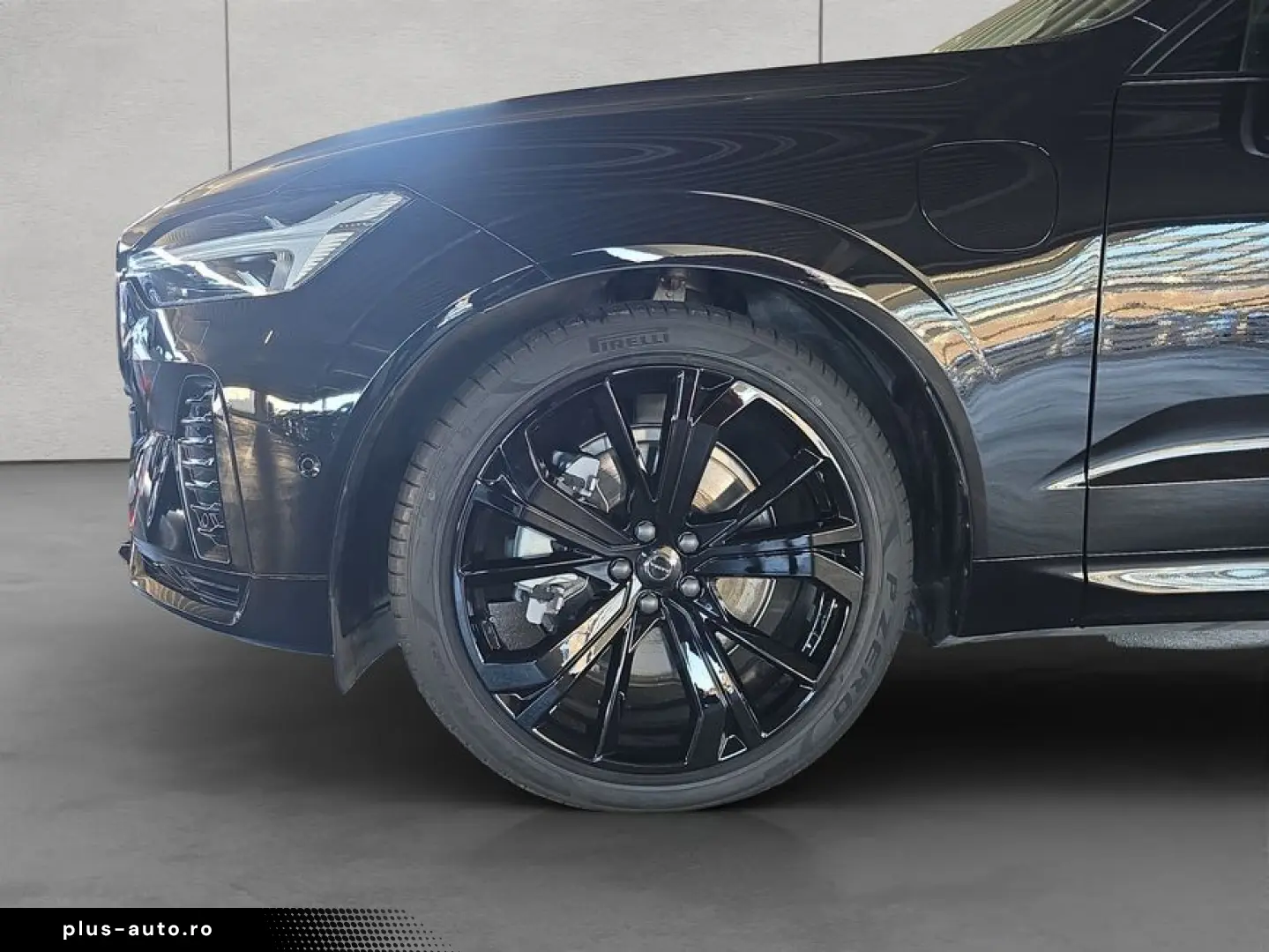 VOLVO XC60 T8 AWD Plug-in Hybrid Ultra Black Edition