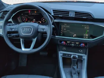 AUDI Q3 35 TFSI S line S tro Pano LED Virtual Navi  K