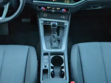 AUDI Q3 35 TFSI S line S tro Pano LED Virtual Navi  K