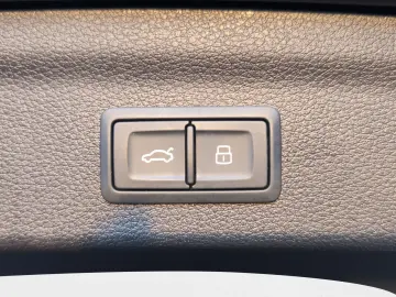 AUDI Q3 35 TFSI S line S tro Pano LED Virtual Navi  K